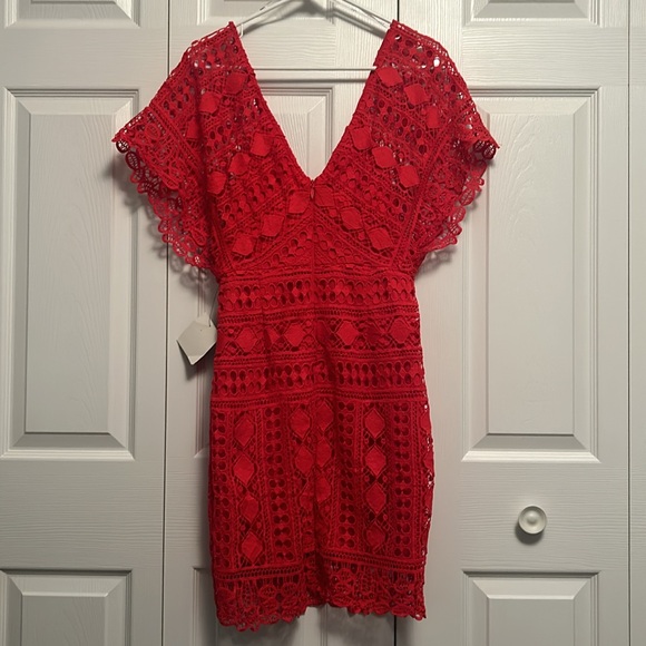 NWT Lulus red lace dress. Size S - Picture 3 of 5